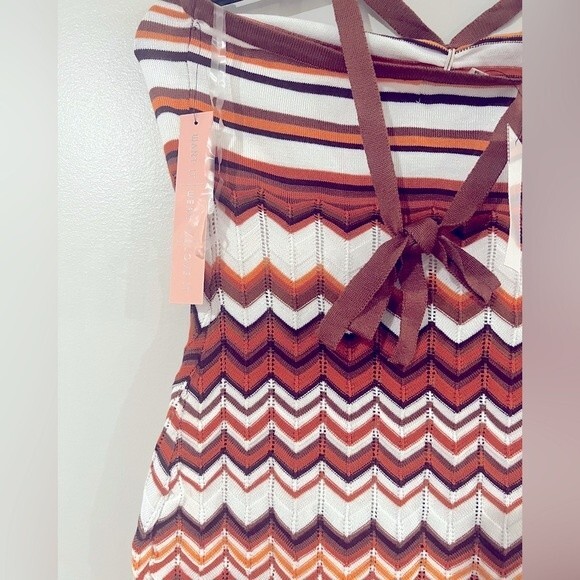 CRAVE FAME
Juniors' Halter Zig Zag Dress size Meduim - Picture 3 of 6